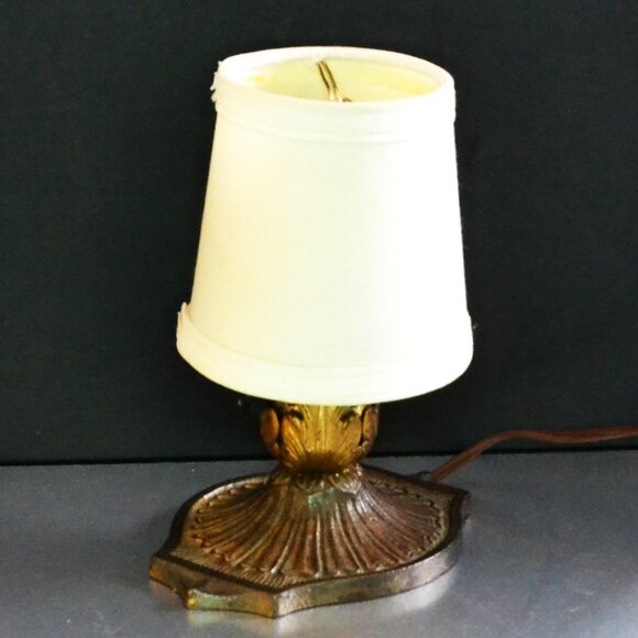 Small Accent Lamp Hollywood Regency Influence MCM Look Metal Decorative Works - Picture 3 of 11